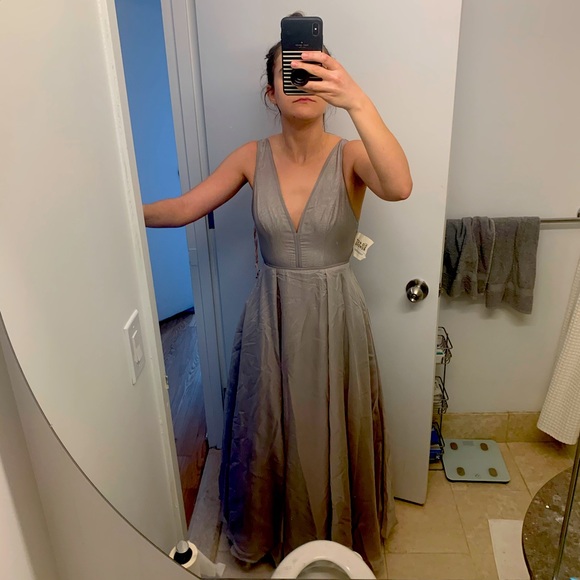 ✨NWT FAME & PARTNERS GOWN✨ - Picture 1 of 7